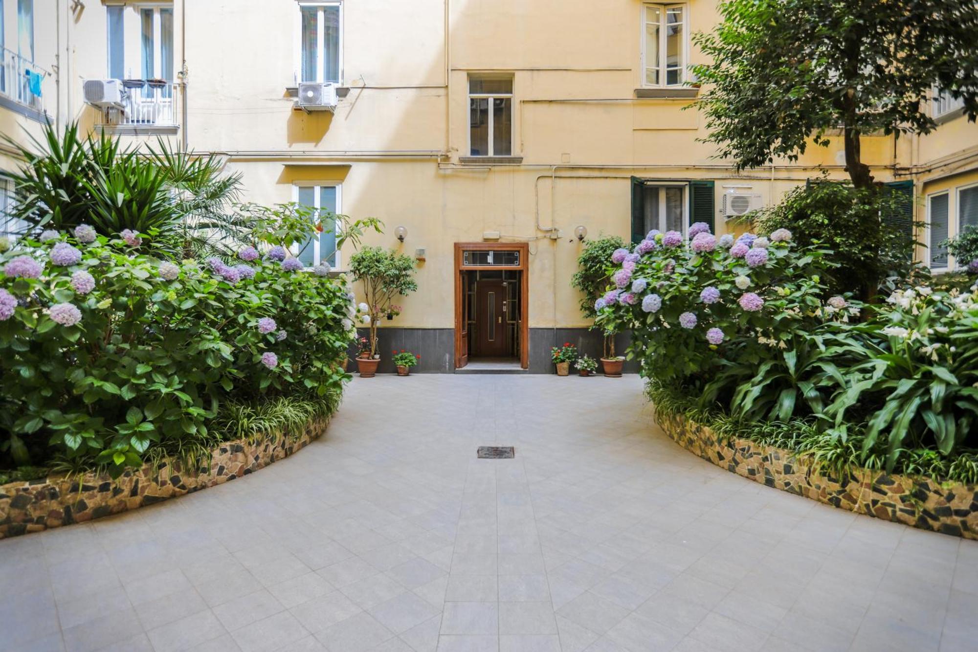 Conte Relais Suite Napoli Esterno foto